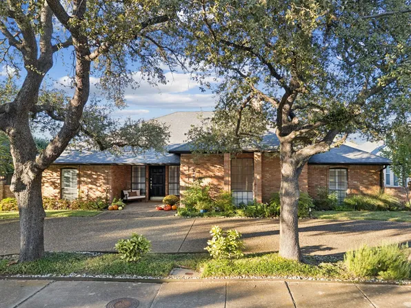 5723 Twin Brooks Dr, Dallas, TX 75252