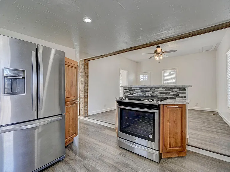 235 E Cornell Ave — Photo 10