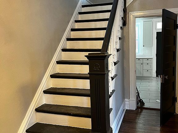 4th image of 1036 Grandview Pl