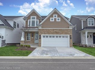 213 Mountain View Ln, Milford, MI 48381