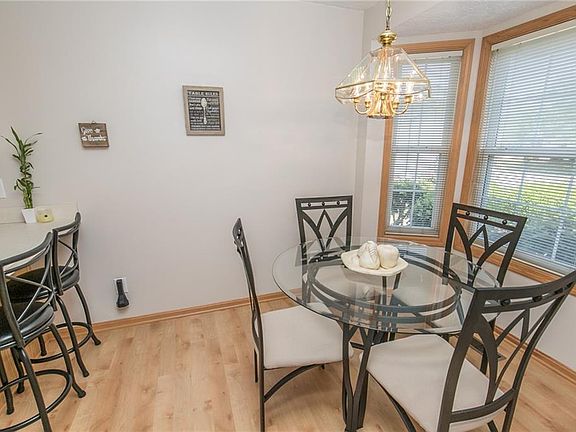 4th image of 18358 Woodhaven Dr