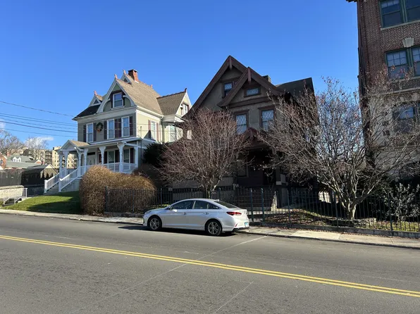 88 Willow St, Waterbury, CT