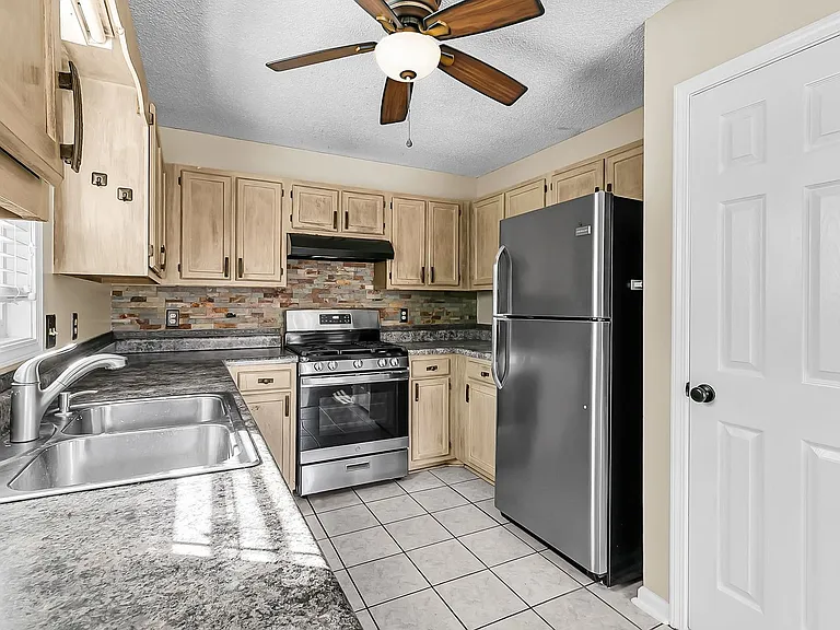 111 Hopper Dr — Photo 19
