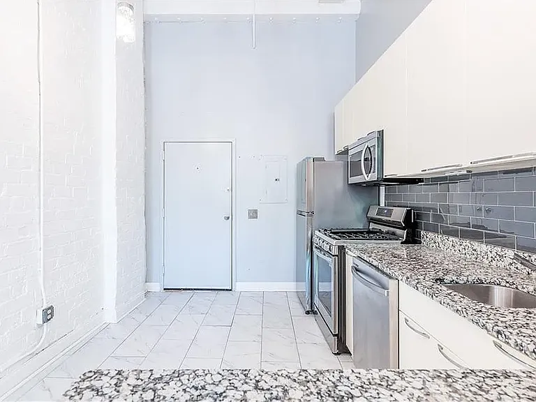 210 Walker St SW #1 — Photo 13
