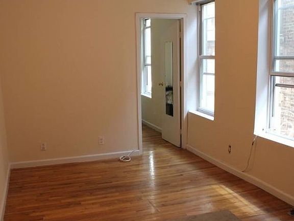 2nd image of 524 E 13th St