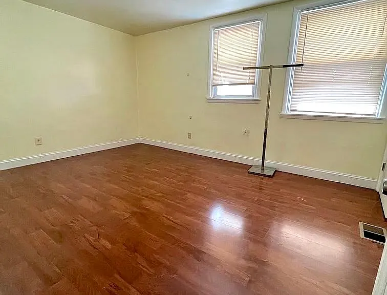 8164 Lister St — Photo 8