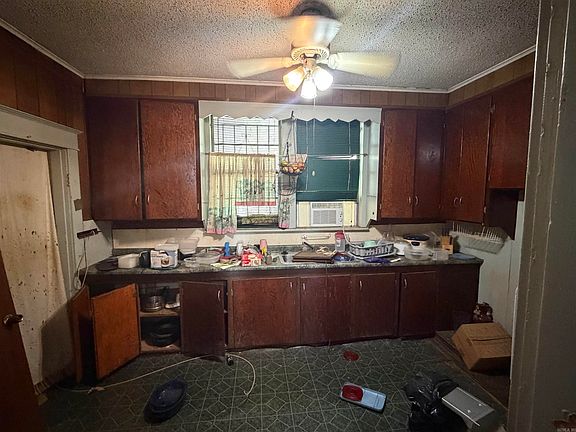 5th image of 1609 W 16th Ave