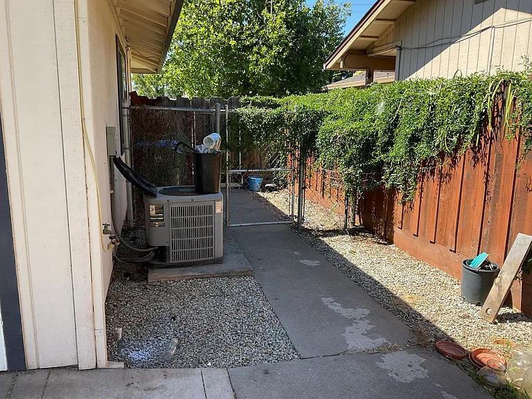 1068 Lupin Ave — Photo 31