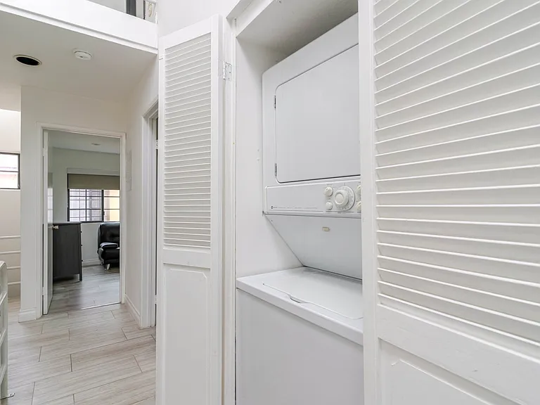 5820 Yolanda Ave #5 — Photo 20