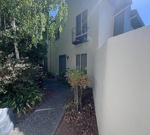 3rd image of 1002 Marina Dr