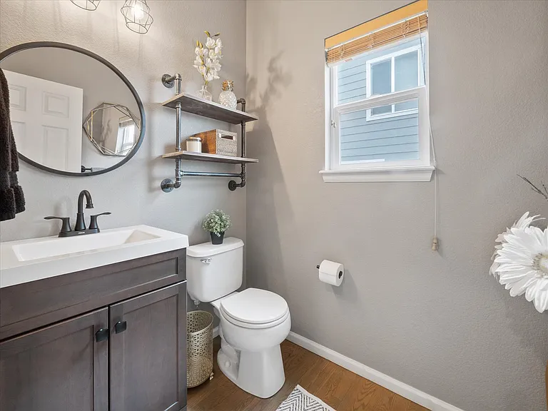 1048 Orion Way — Photo 22