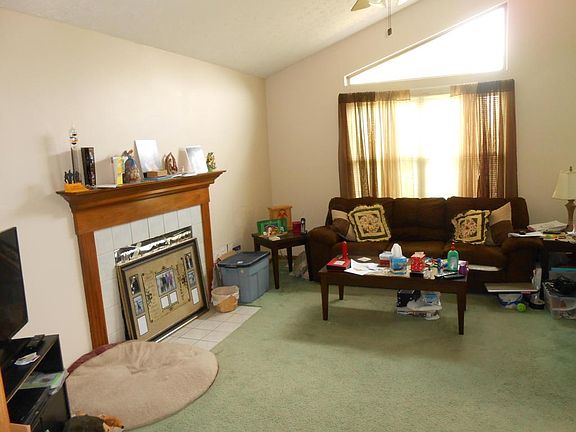5th image of 916 Glyn Owen Ct