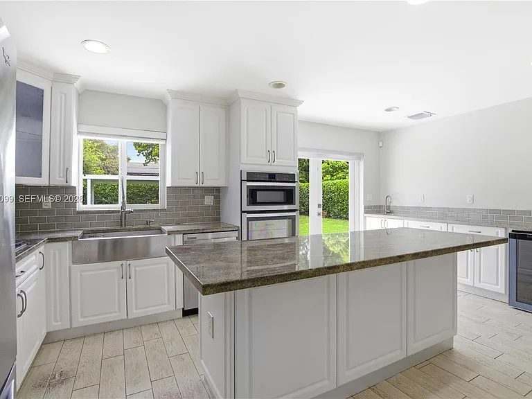 6511 SW 44th St — Photo 14