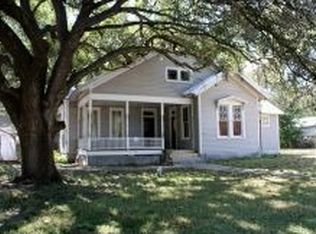 417 N La Grange St, Hallettsville, TX 77964