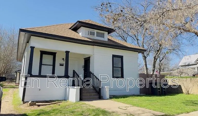 1217 Clinton Ave — Photo 1