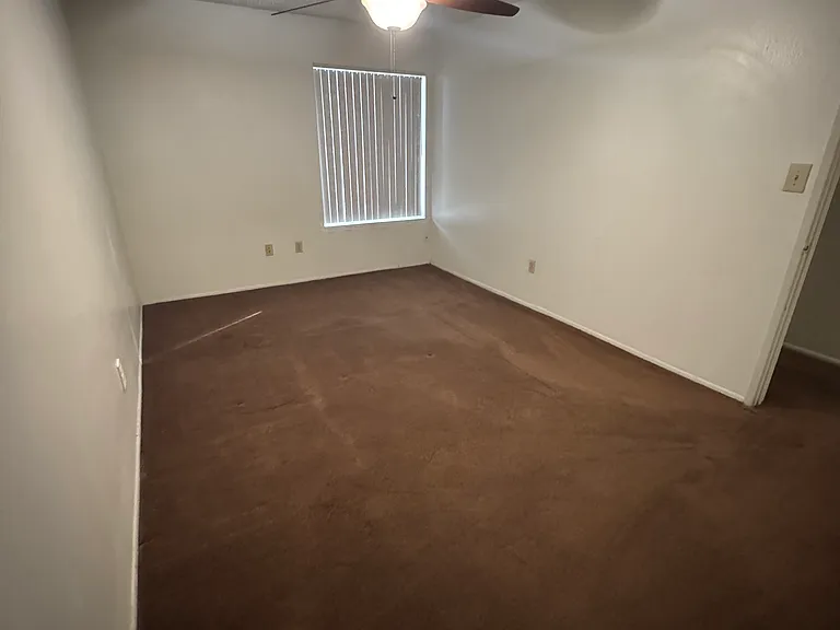 6011 W Golden Ln — Photo 6