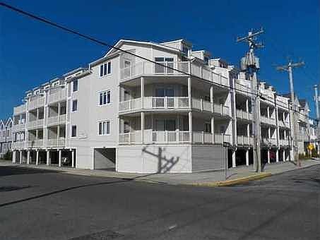 1st image of 24 44th St #101