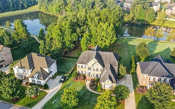 4th image of 908 Oleander Ln
