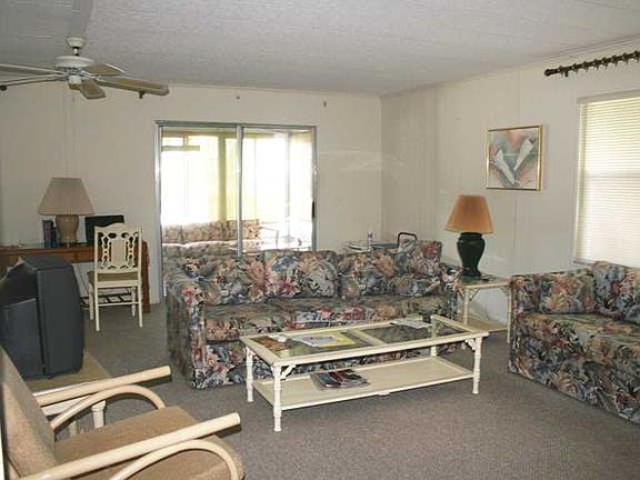 3rd image of 7107 SE Bluebird Cir