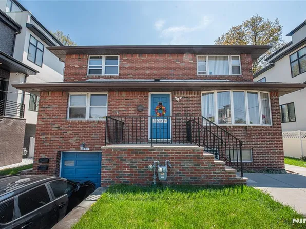 1222 16th St, Fort Lee, NJ 07024