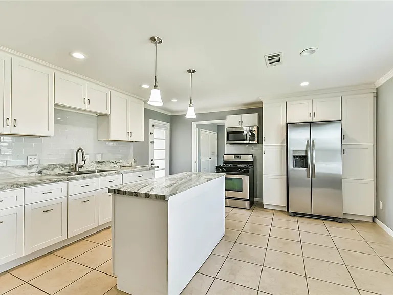 938 Vivian Ave — Photo 9