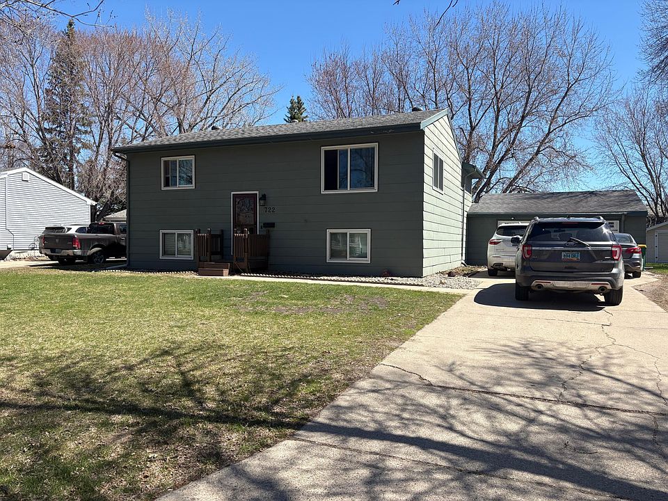 1st image of 722 4th St S