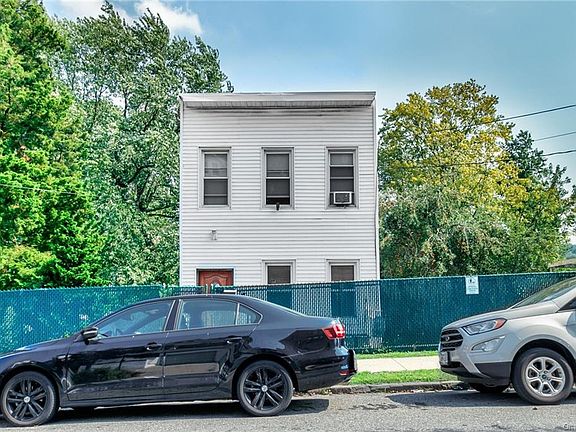 3rd image of 176 Woodland Ave