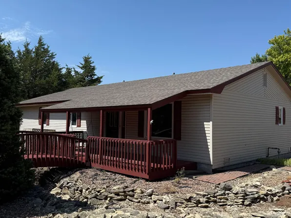 1563 Toulon Ave, Hays, KS 67601