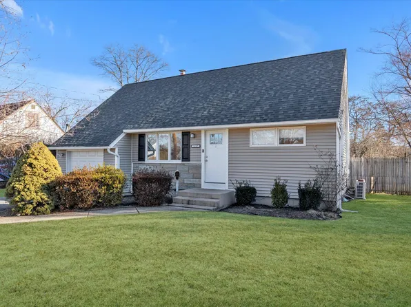 1137 reilly st, Bay Shore, NY 11706