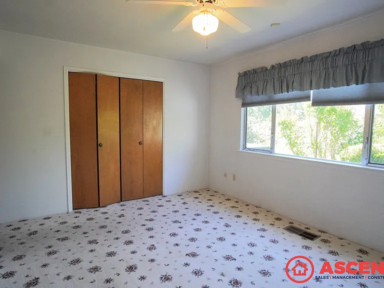 7932 Stine Rd — Photo 15