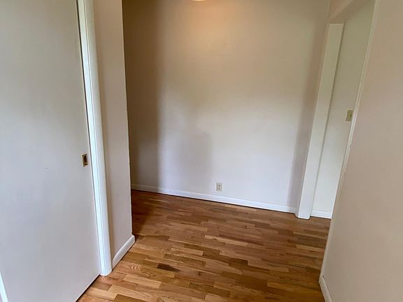 4th image of 2605 Longfellow Pl