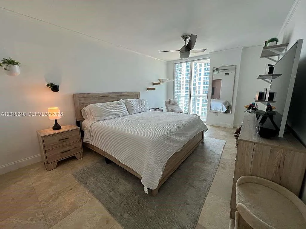 The Grandview Condo — Photo 4