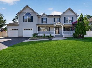 296 Westchester Avenue, West Babylon, NY 11704