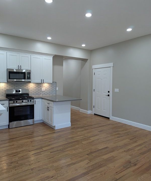 1st image of 829 Suffolk Ave APT 1