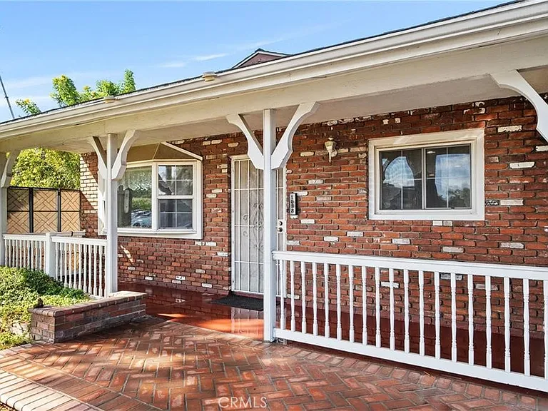 1088 Peaceful Dr — Photo 1