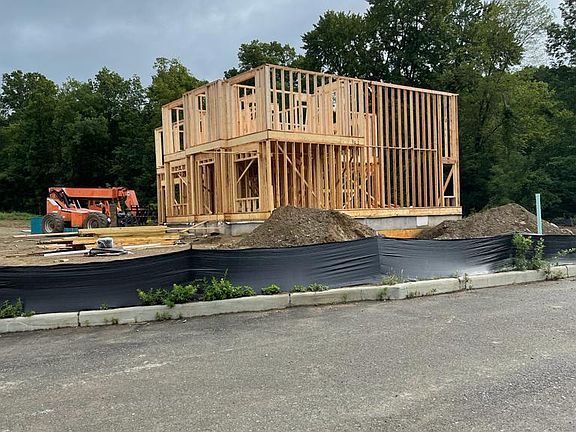 3rd image of 20 Wildwood Dr