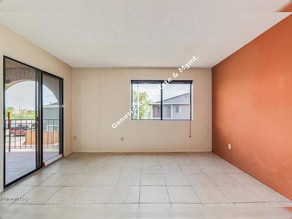 5th image of 1534 S Columbus Blvd APT 6