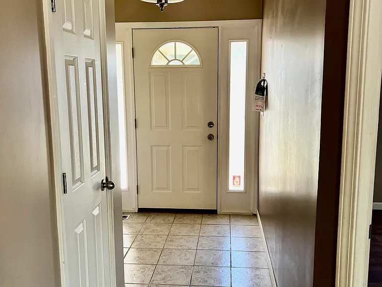 237 Cromwell Ct — Photo 13