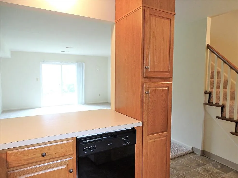 2 bed, $1,395 — Photo 4