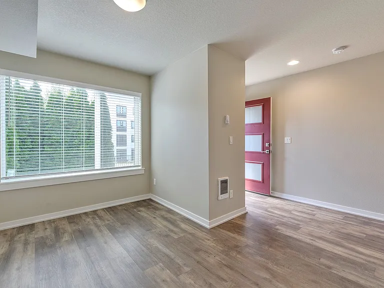 17235 SW Goldcrest Ln — Photo 4