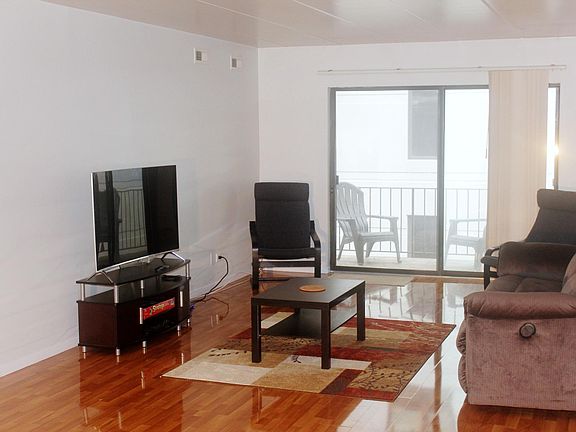 3rd image of 603 S River Rd APT 2D