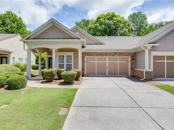 6160 Longleaf Dr, Hoschton, GA 30548