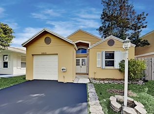 22315 SW 100th Ave, Cutler Bay, FL 33190