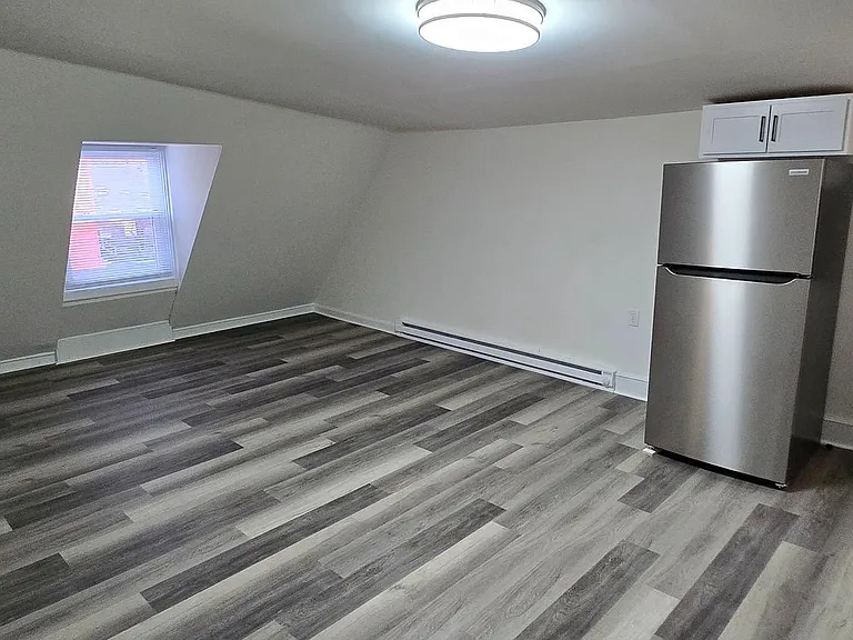 213 W Market St #3 — Photo 7
