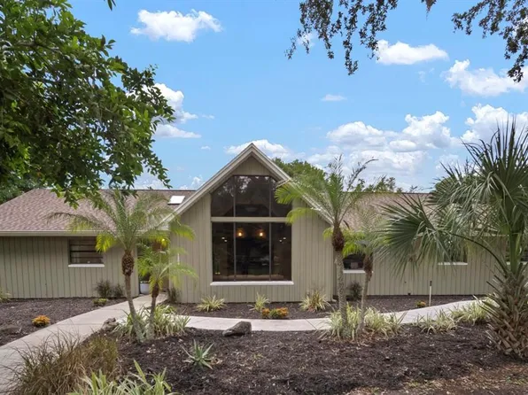 1204 Ballinger Rd, Lutz, FL 33548