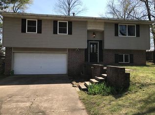 811 SW 3rd St, Bentonville, AR 72712