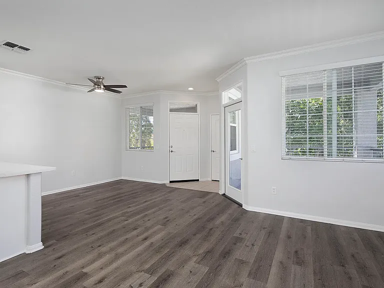 Creek View Condominiums — Photo 30