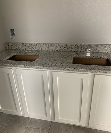4th image of 2503 Hicks Ave