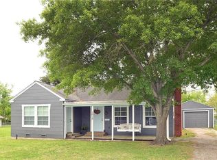 1018 Puryear Dr, College Station, TX 77840