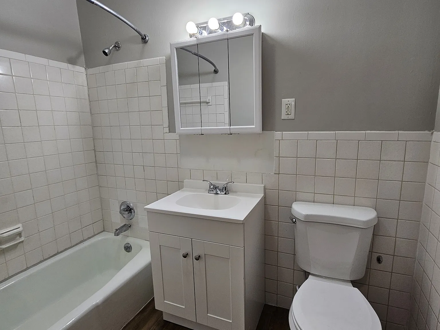 1 bed, $1,300 — Photo 2